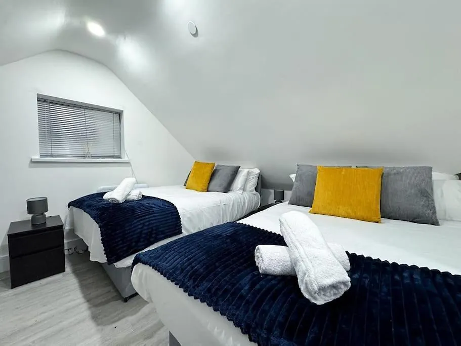 קארדיף Modern City Centre 3 Bedroom Flat - Free Parking