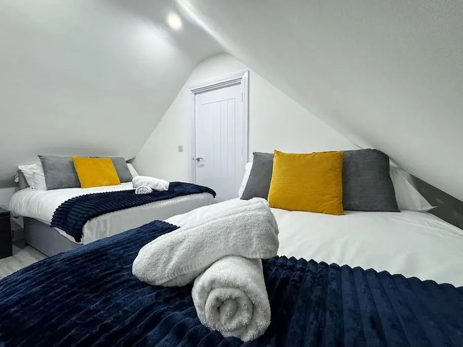 קארדיף Modern City Centre 3 Bedroom Flat - Free Parking