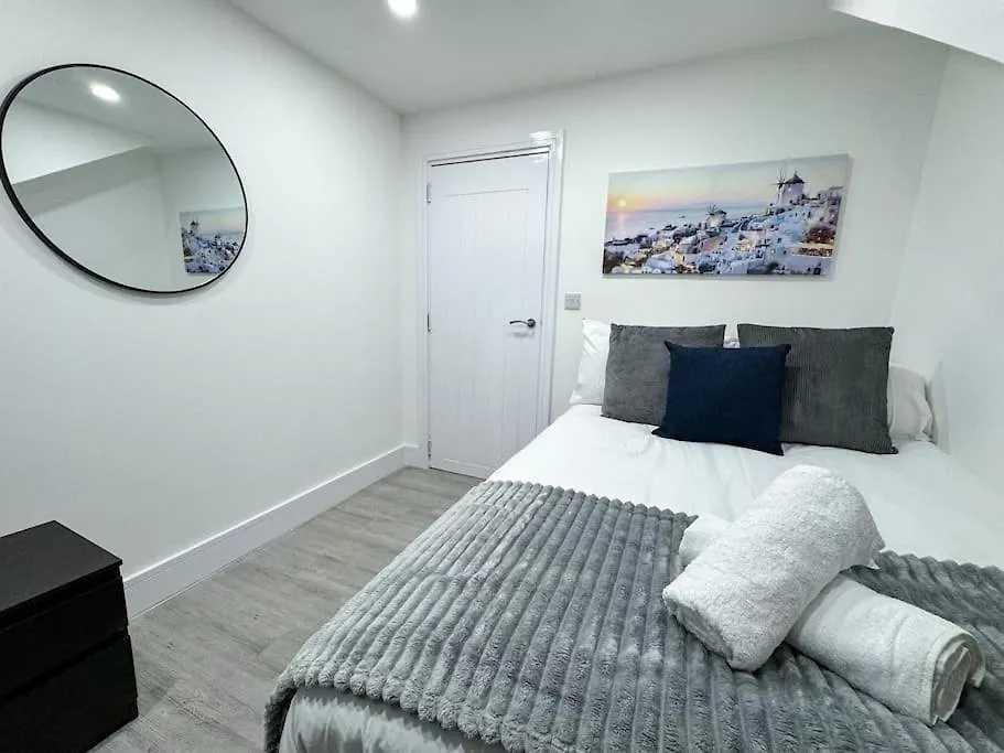 קארדיף Modern City Centre 3 Bedroom Flat - Free Parking