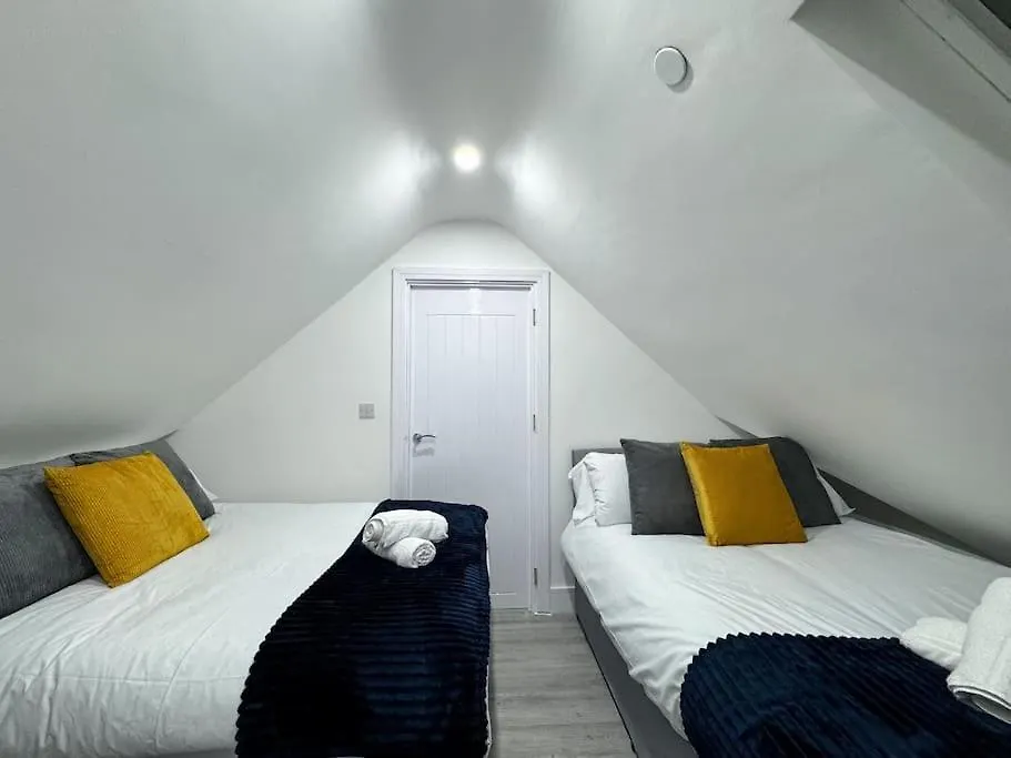Modern City Centre 3 Bedroom Flat - Free Parking Cardiff Apartmán
